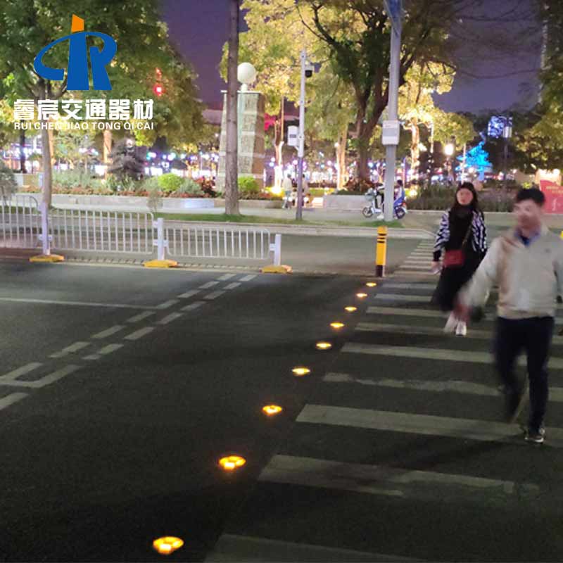 Led Motorway Stud Lights Are Used In Intelligent Crosswalk System