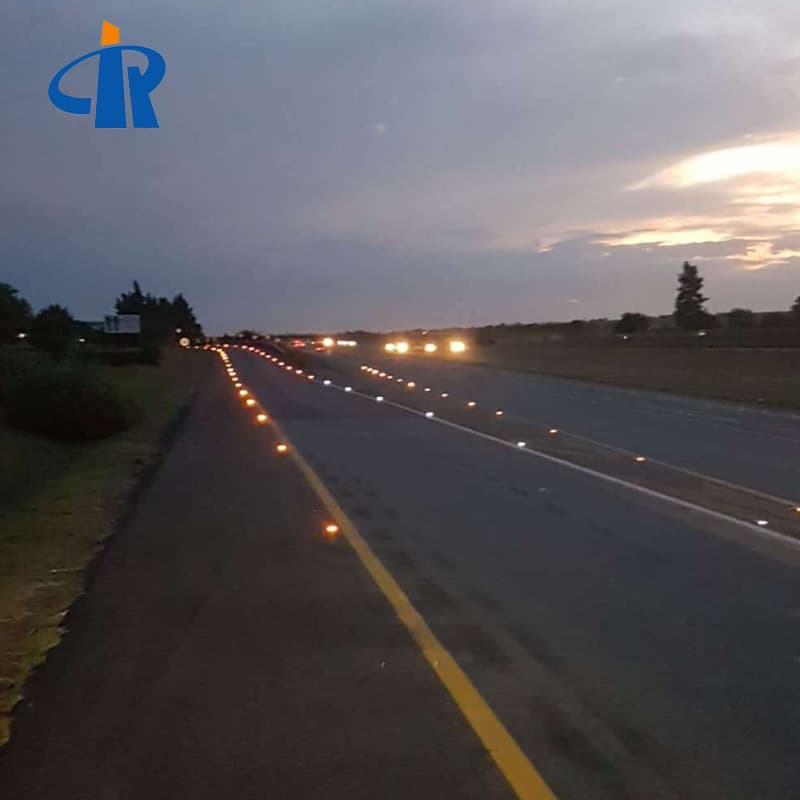 RUICHEN LED Motorway Stud Lights Are Installed In South Africa